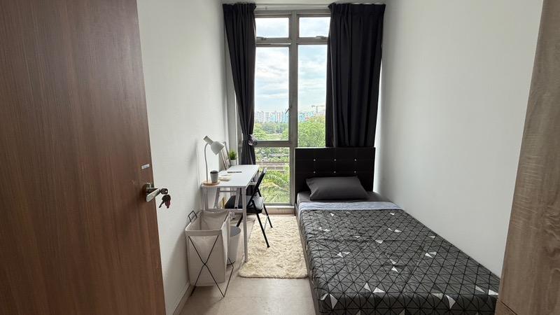 The Lakeshore Condominium Room Rental, $2,150, 1 Bed 1 Bath 200 sqft $10.75 psf