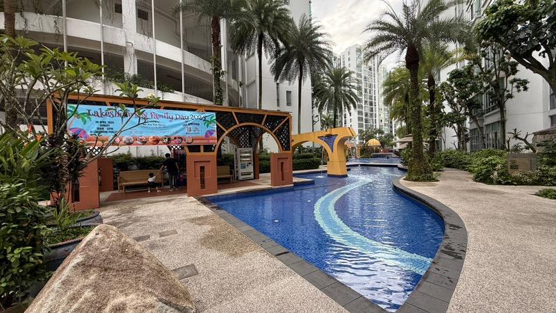 The Lakeshore Condominium Room Rental, $2,150, 1 Bed 1 Bath 200 sqft $10.75 psf