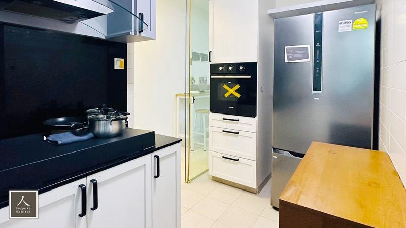 The Lakeshore Condominium Room Rental, $2,150, 1 Bed 1 Bath 200 sqft $10.75 psf