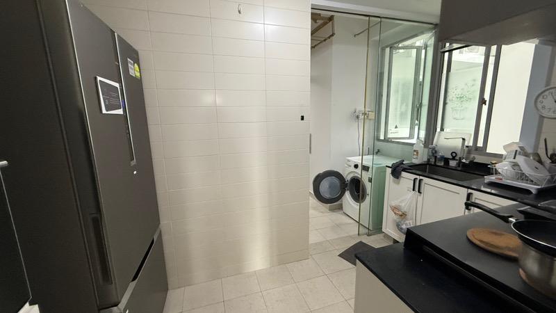The Lakeshore Condominium Room Rental, $2,150, 1 Bed 1 Bath 200 sqft $10.75 psf