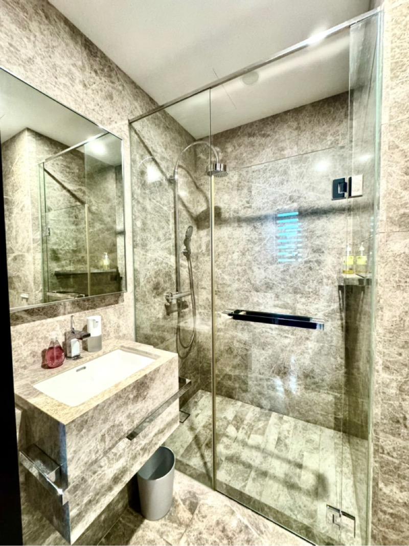 Martin Modern Condominium For Rent, $9,600, 3 Bed 2 Bath 1,087 sqft $8.83 psf