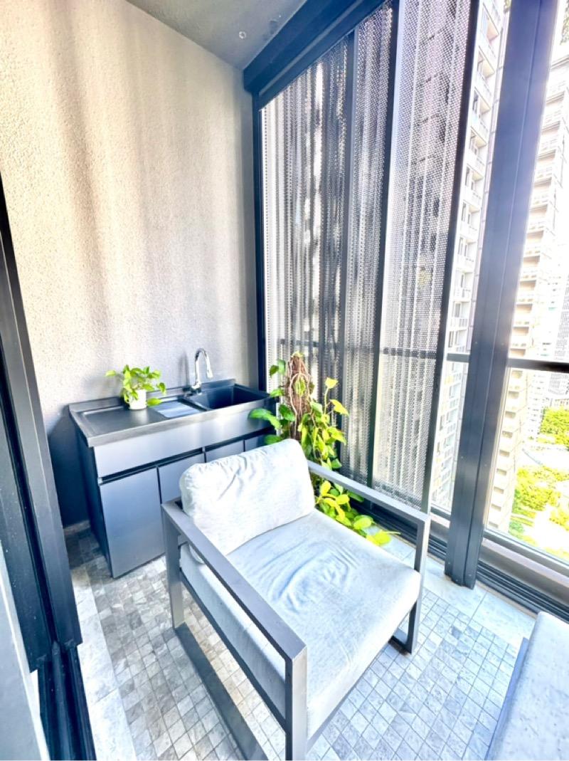 Martin Modern Condominium For Rent, $9,600, 3 Bed 2 Bath 1,087 sqft $8.83 psf