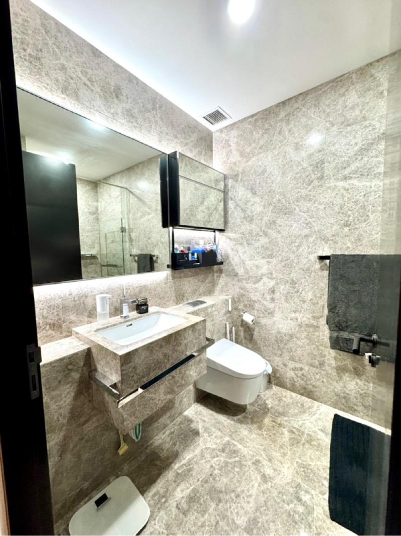 Martin Modern Condominium For Rent, $9,600, 3 Bed 2 Bath 1,087 sqft $8.83 psf