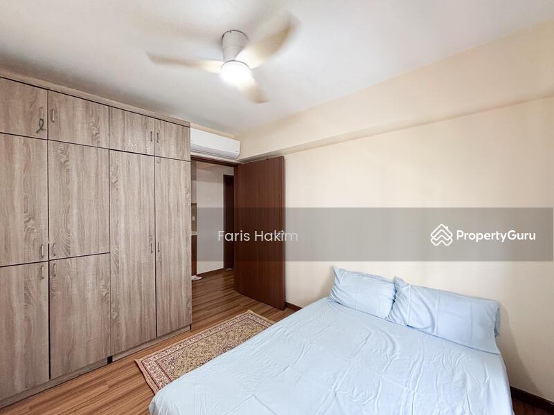 Prop-GPT: HDB Flat: D18  663B Tampines Street 64