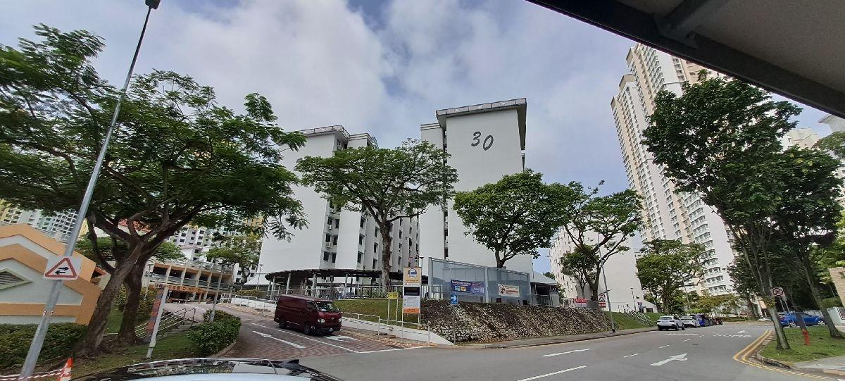 28 Jalan Klinik HDB Apartment Room Rental, $3,200, 1 Bed 1 Bath 646 sqft $4.95 psf