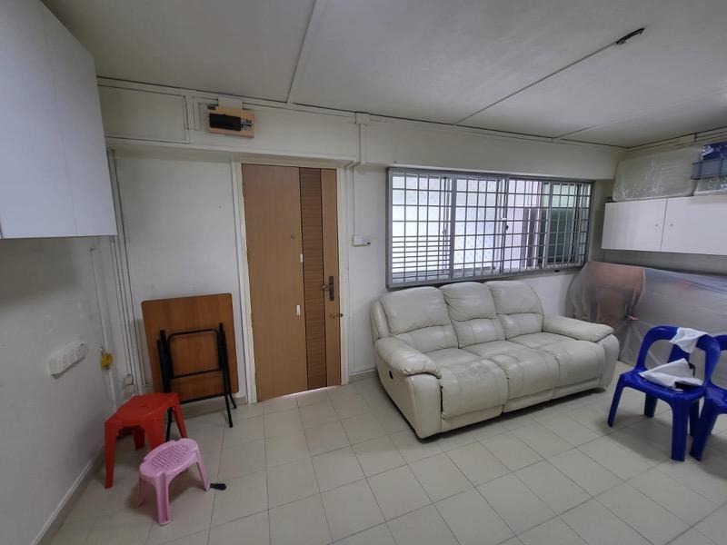 Prop-GPT: HDB Apartment: D27 Yishun 646 Yishun Street 61