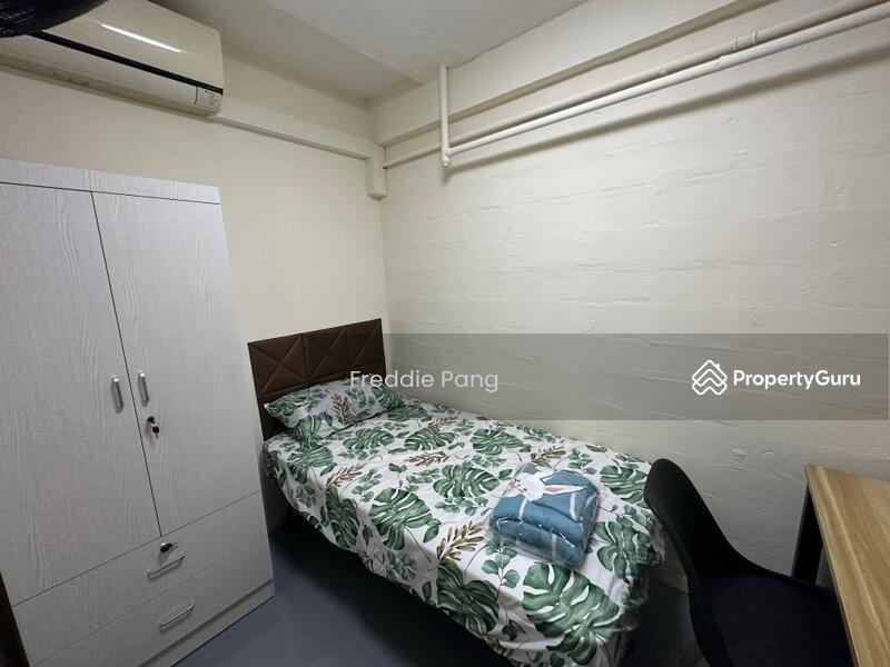 Prop-GPT: HDB Flat: D04  35 Telok Blangah Rise