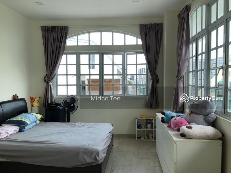 Corner Terrace for Rent: D19, 534385