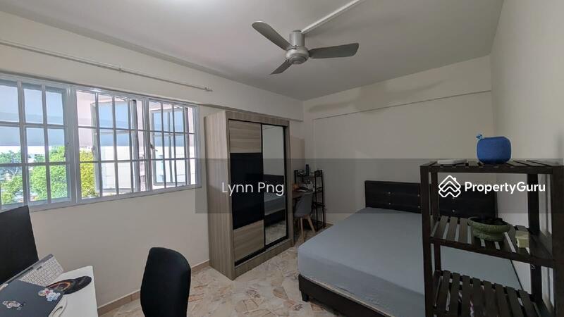 Prop-GPT: HDB Flat: D19  702 Hougang Avenue 2