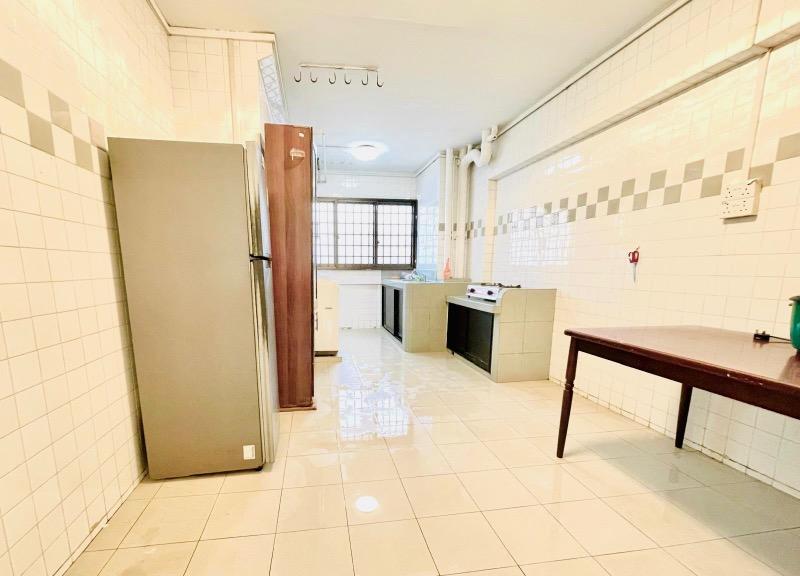 243 Tampines Street 21 HDB Apartment For Rent, $3,200, 2 Bed 2 Bath 796 sqft $4.02 psf