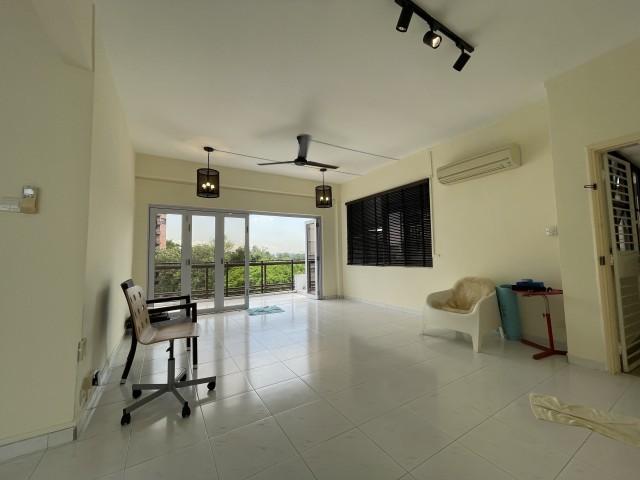 Botanic Gardens Mansion Apartment For Rent, $7,000, 3 Bed 2 Bath 1,399 sqft $5.00 psf