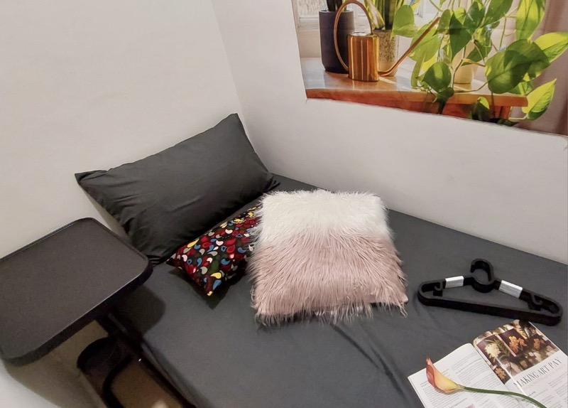 Compass Heights Condominium Room Rental, $750, 1 Bed 1 Bath 80 sqft $9.38 psf