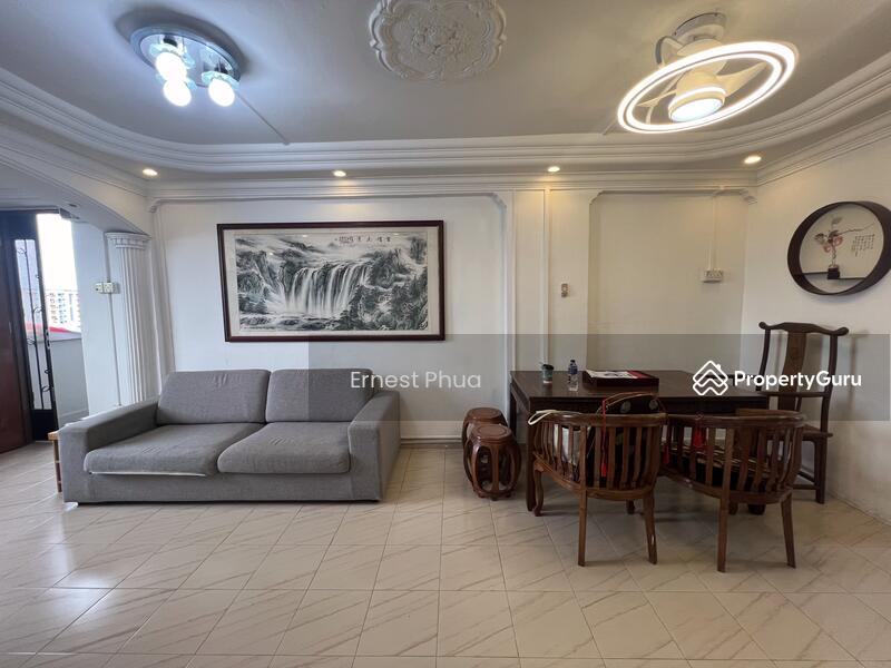 Prop-GPT: HDB Flat: D19  623 Hougang Avenue 8