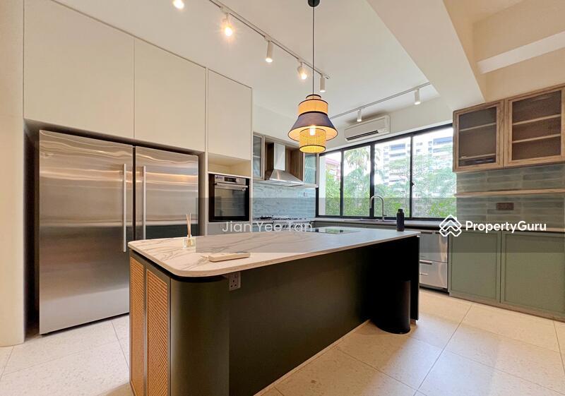 Prop-GPT: Condominium: D11  Hillcrest Arcadia