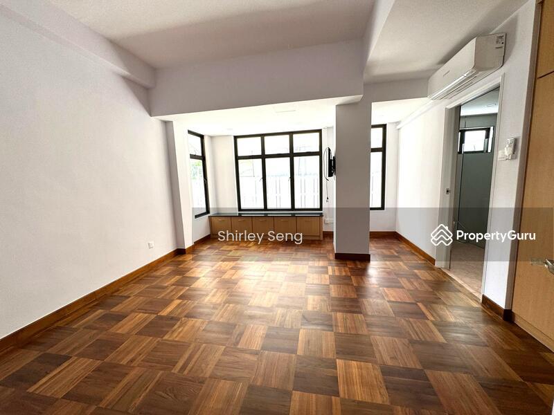 Prime landed enclave nestled in heart of District 10 (Bukit Timah, Holland, Tanglin)