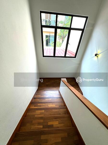 Prime landed enclave nestled in heart of District 10 (Bukit Timah, Holland, Tanglin)