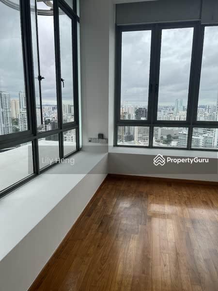 Condominium for Rent: D11, 329561