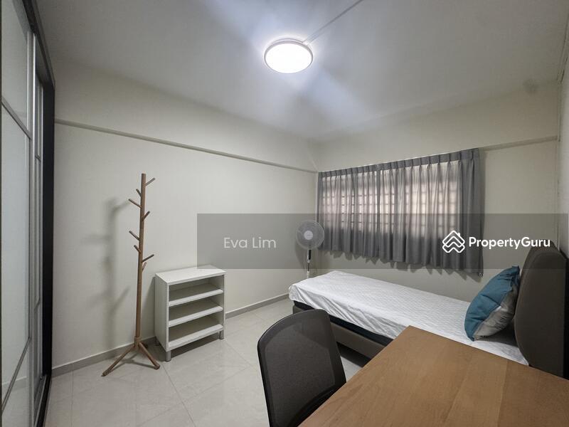 Prop-GPT: HDB Flat: D18  265 Tampines Street 21
