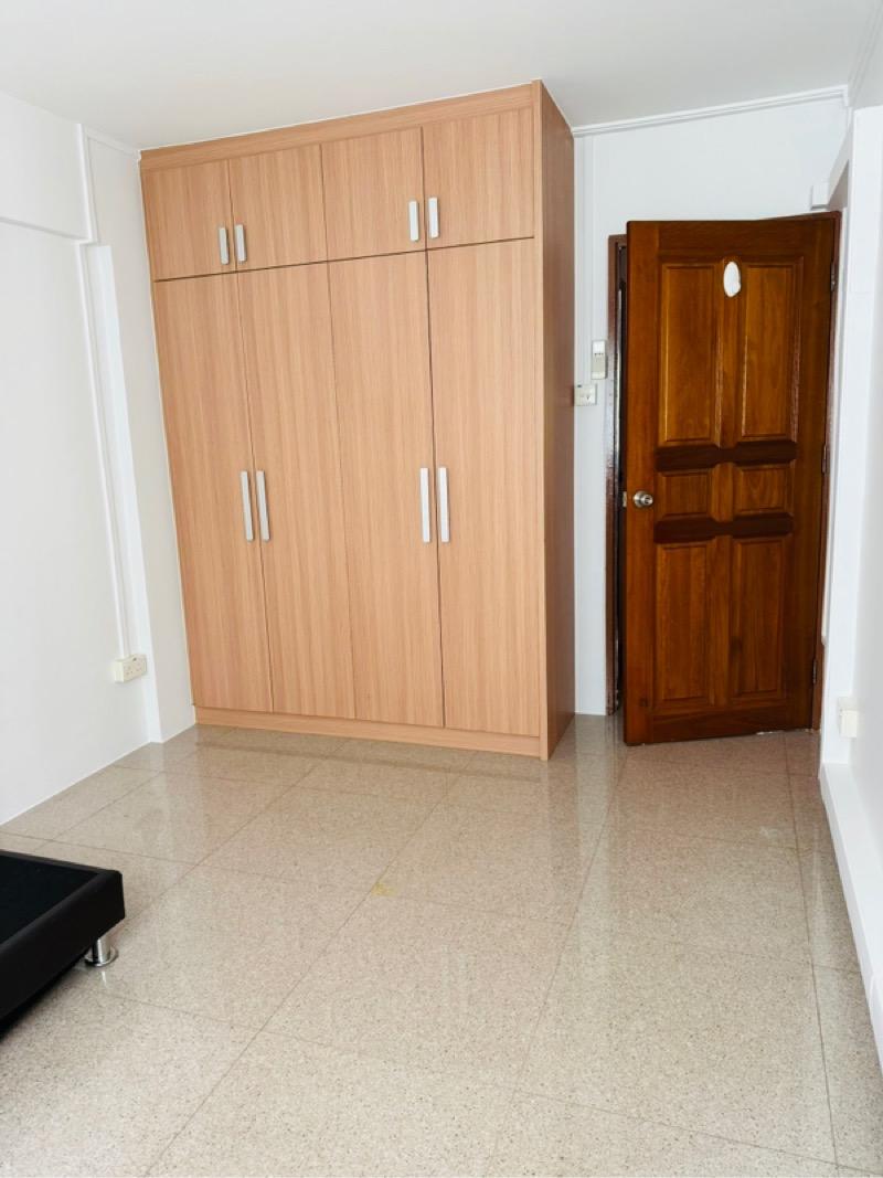 332 Clementi Avenue 2 HDB Apartment Room Rental, $1,200, 1 Bed 1 Bath 10 sqft $120.00 psf