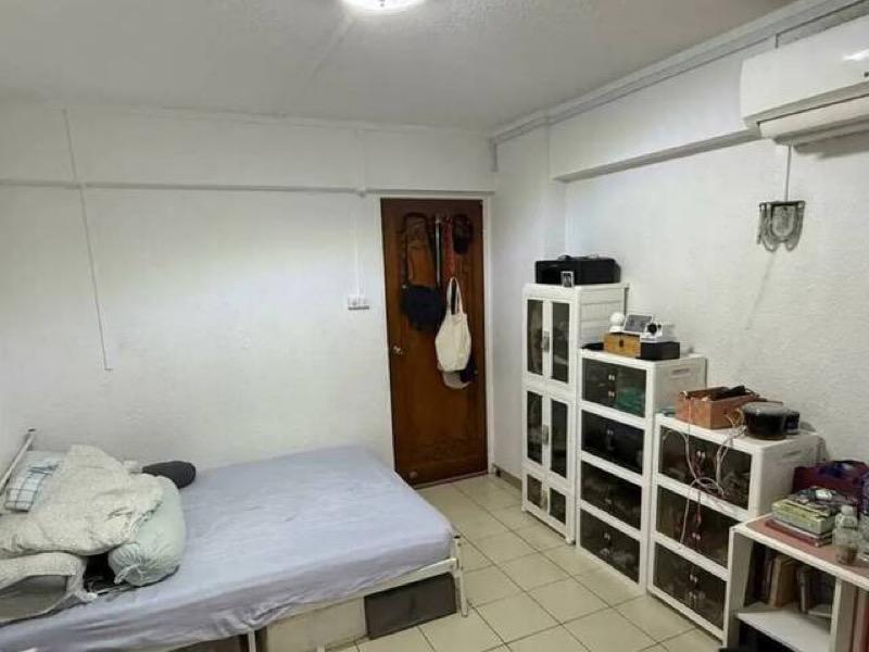 Prop-GPT: HDB Apartment: D27 Yishun 879 Yishun Street 81