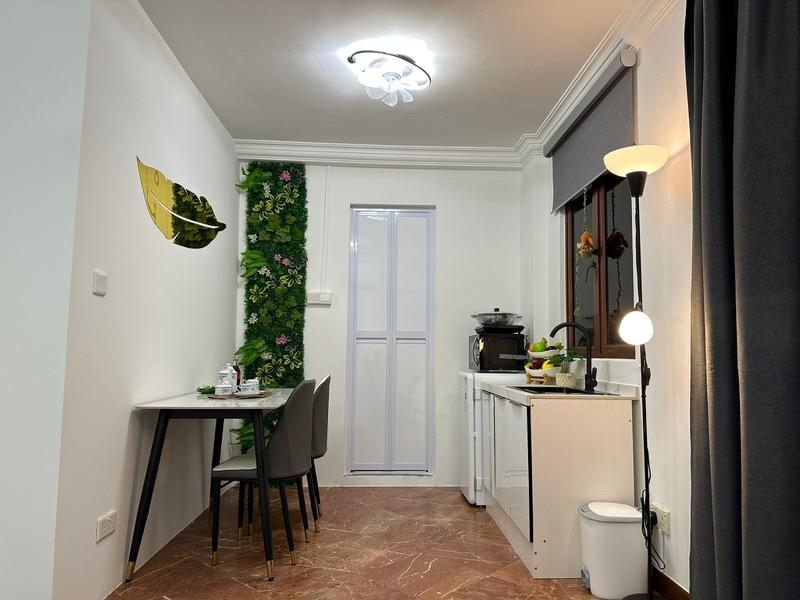 Kew Residencia Town House Room Rental, $2,568, 1 Bed 1 Bath 620 sqft $4.28 psf