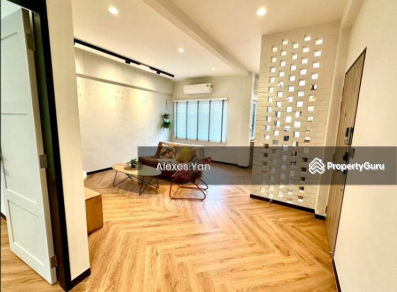 Charming Almost Newly Renovated Walk-up