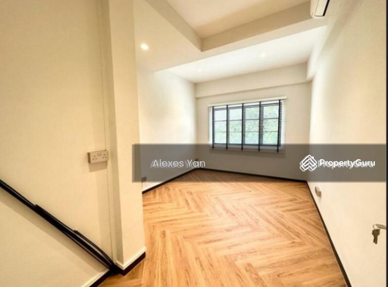 Charming Almost Newly Renovated Walk-up