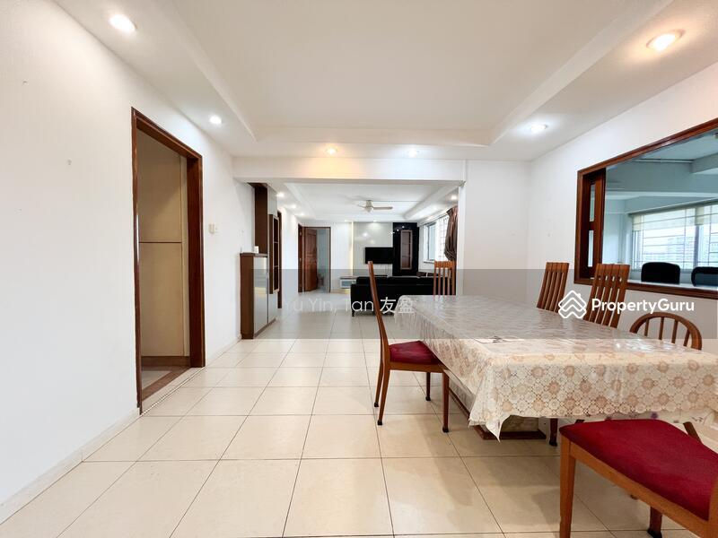 Prop-GPT: HDB Flat: D27 Yishun 652 Yishun Avenue 4