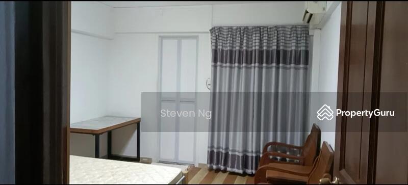 Prop-GPT: HDB Flat: D27 Yishun 262 Yishun Street 22