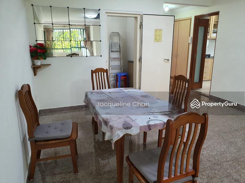 Prop-GPT: HDB Flat: D27  353A Admiralty Drive