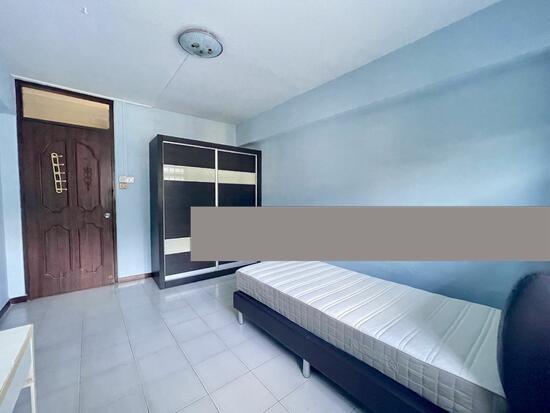 171 Ang Mo Kio Avenue 4 HDB Apartment Room Rental, $750, 1 Bed 1 Bath 130 sqft $5.77 psf