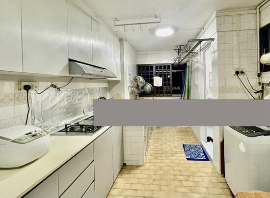 171 Ang Mo Kio Avenue 4 HDB Apartment Room Rental, $750, 1 Bed 1 Bath 130 sqft $5.77 psf