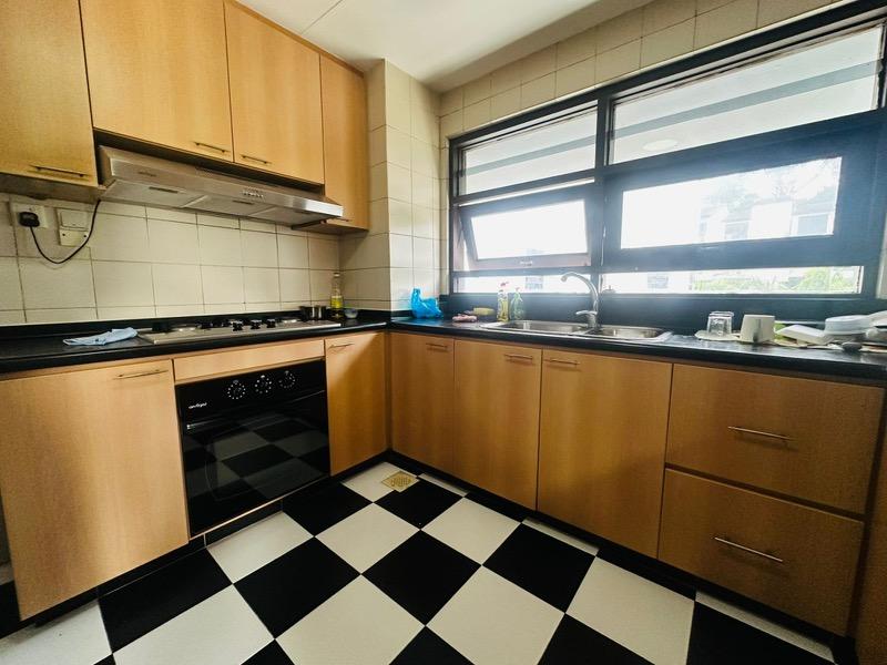 Condominium for Rent: D23, 679035