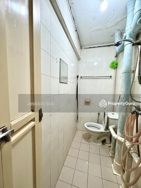 86 Commonwealth Close