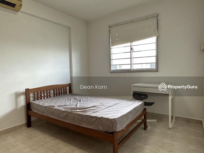Prop-GPT: HDB Flat: D19  645 Hougang Avenue 8