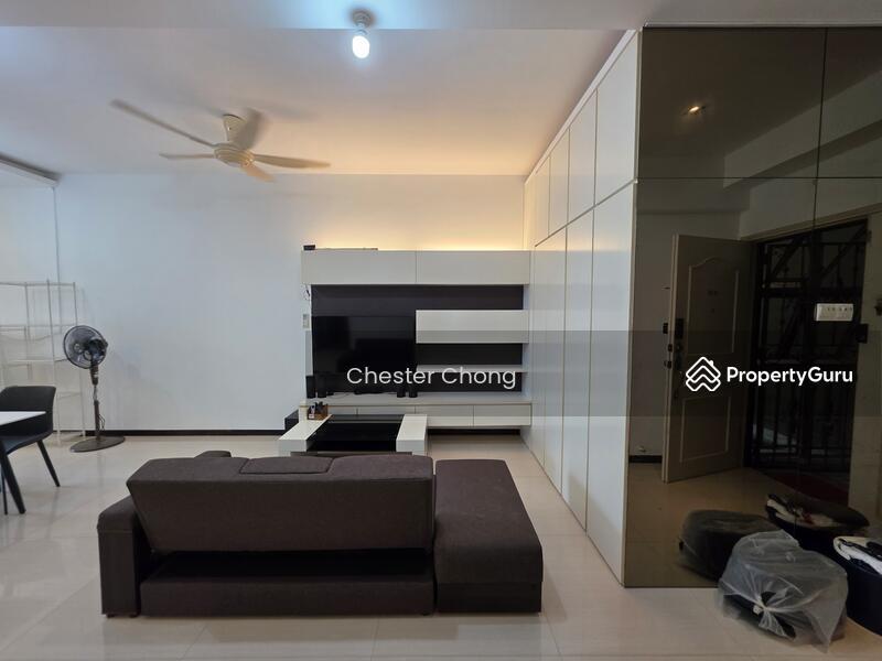 Prop-GPT: Condominium: D14  Astoria Park