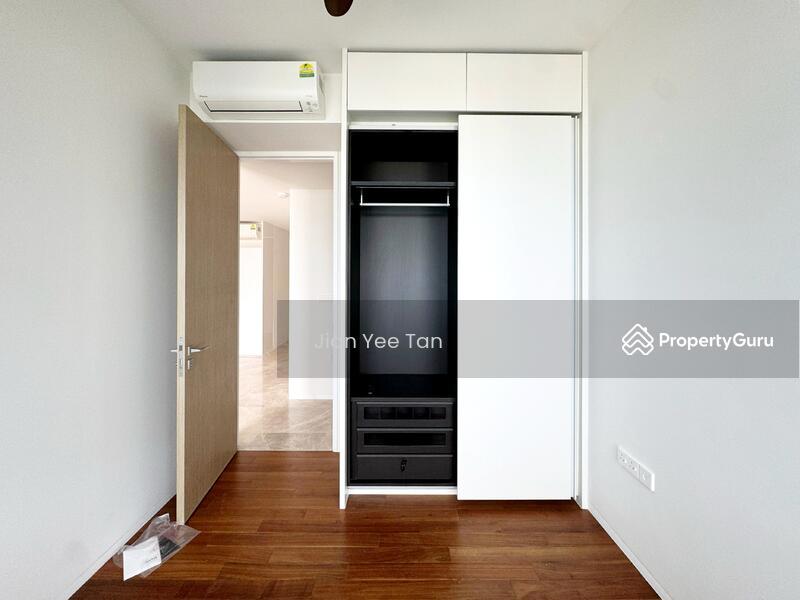 Condominium for Rent: D15, 439980