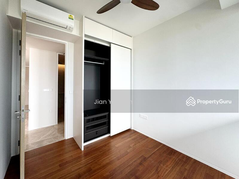 Condominium for Rent: D15, 439980