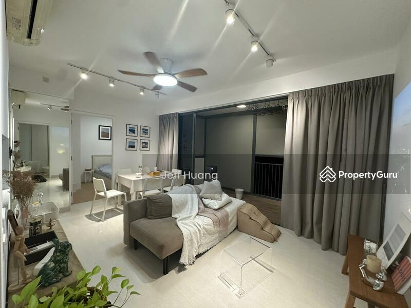 Prop-GPT: Condominium: D19  La Fiesta