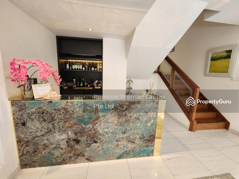 Bungalow for Rent: D21, 597071