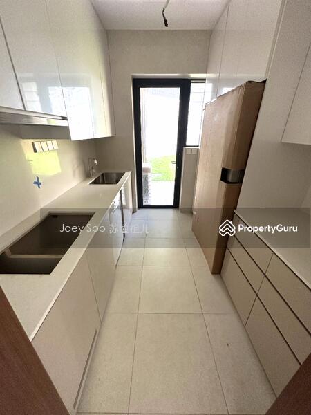 Corner Terrace for Rent: D23, 679691