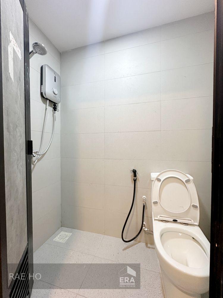 Cozy and Spacious Unit. Walking Distance to Mrt