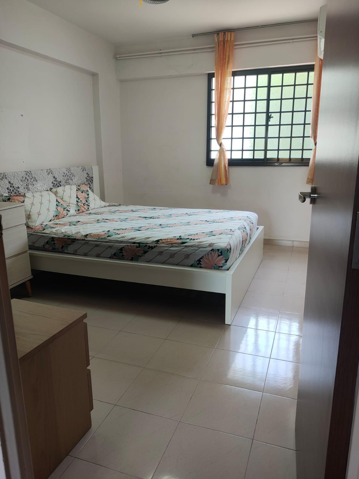 Prop-GPT: HDB Apartment: D19 Hougang 607 Hougang Avenue 4