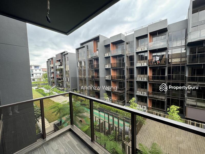Prop-GPT: Condominium: D27 Yishun The Commodore