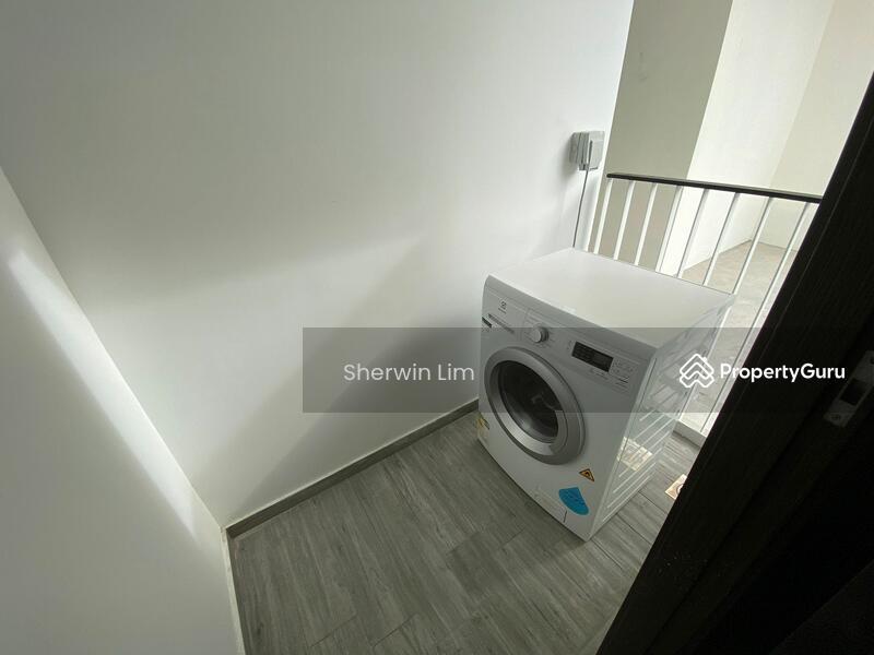 Prop-GPT: Condominium: D05  The Verandah Residences