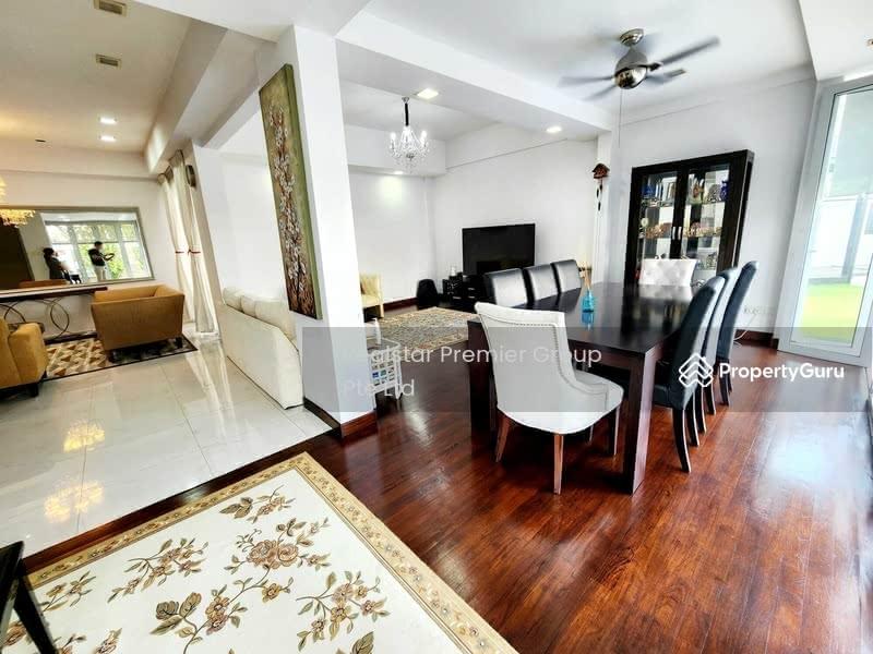 Modern Semi-Detached with Pool near Dulwich College