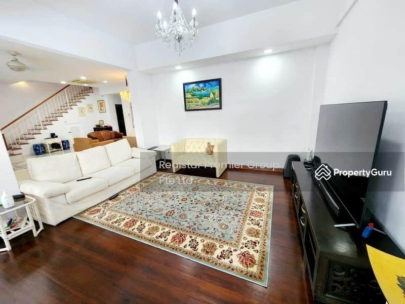 Modern Semi-Detached with Pool near Dulwich College