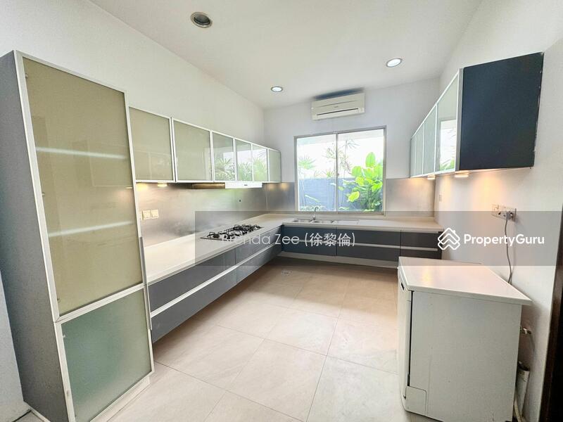 Trevose Crescent ? Detached with Pool for Rent