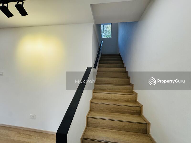 Semi-Detached for Rent: D19, 548695