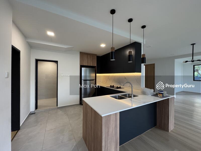 Semi-Detached for Rent: D19, 548695